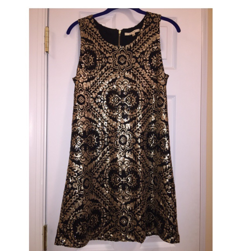Black and gold dress!